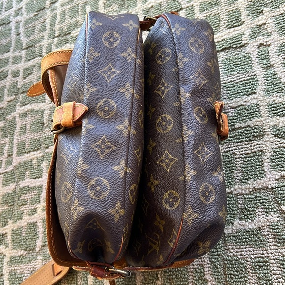 Authentic LV VINTAGE LOUIS VUITTON Saumur Bag handbag saddle bag PURSE CROSSBODY - Picture 5 of 17